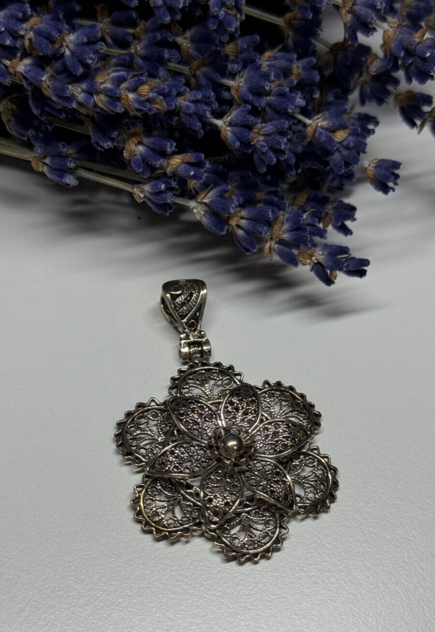 925 Sterling Silver Flower Pendant