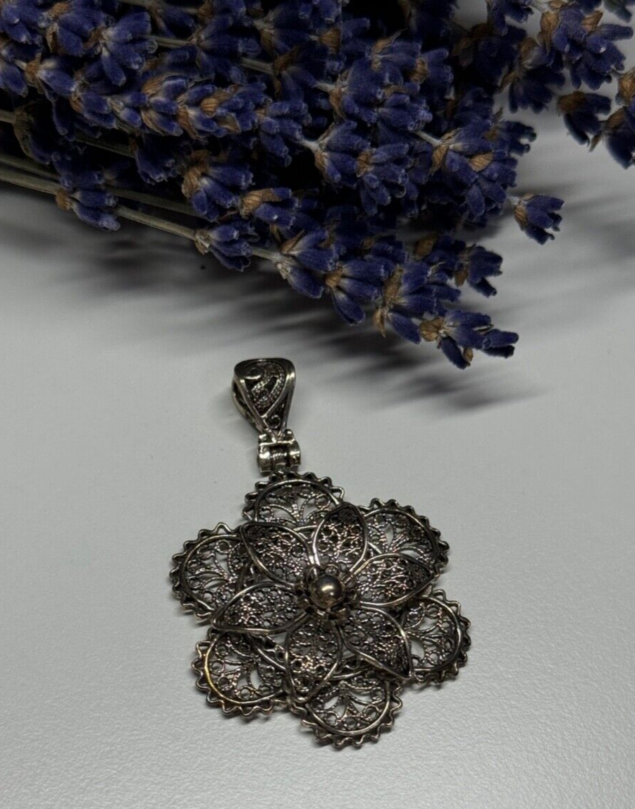 925 Sterling Silver Flower Pendant