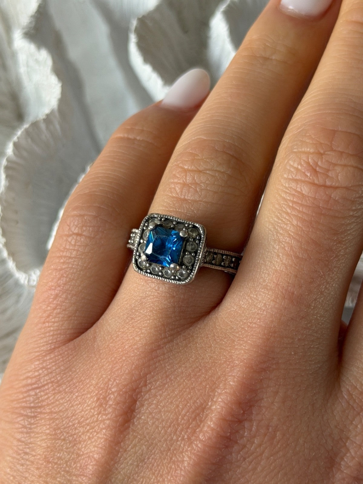 Vintage 925 Sterling Silver Blue & White Spinel Ring Size 6