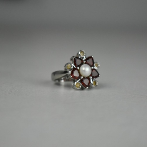 925 Sterling Silver Pearl, Almandine & Heliodor "Flower" Ring Size 6.5