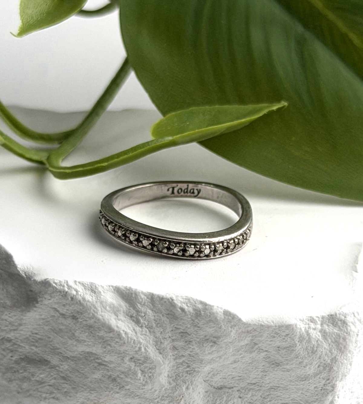Today Vintage 925 Sterling Silver Diamond Accent Ring Size 7