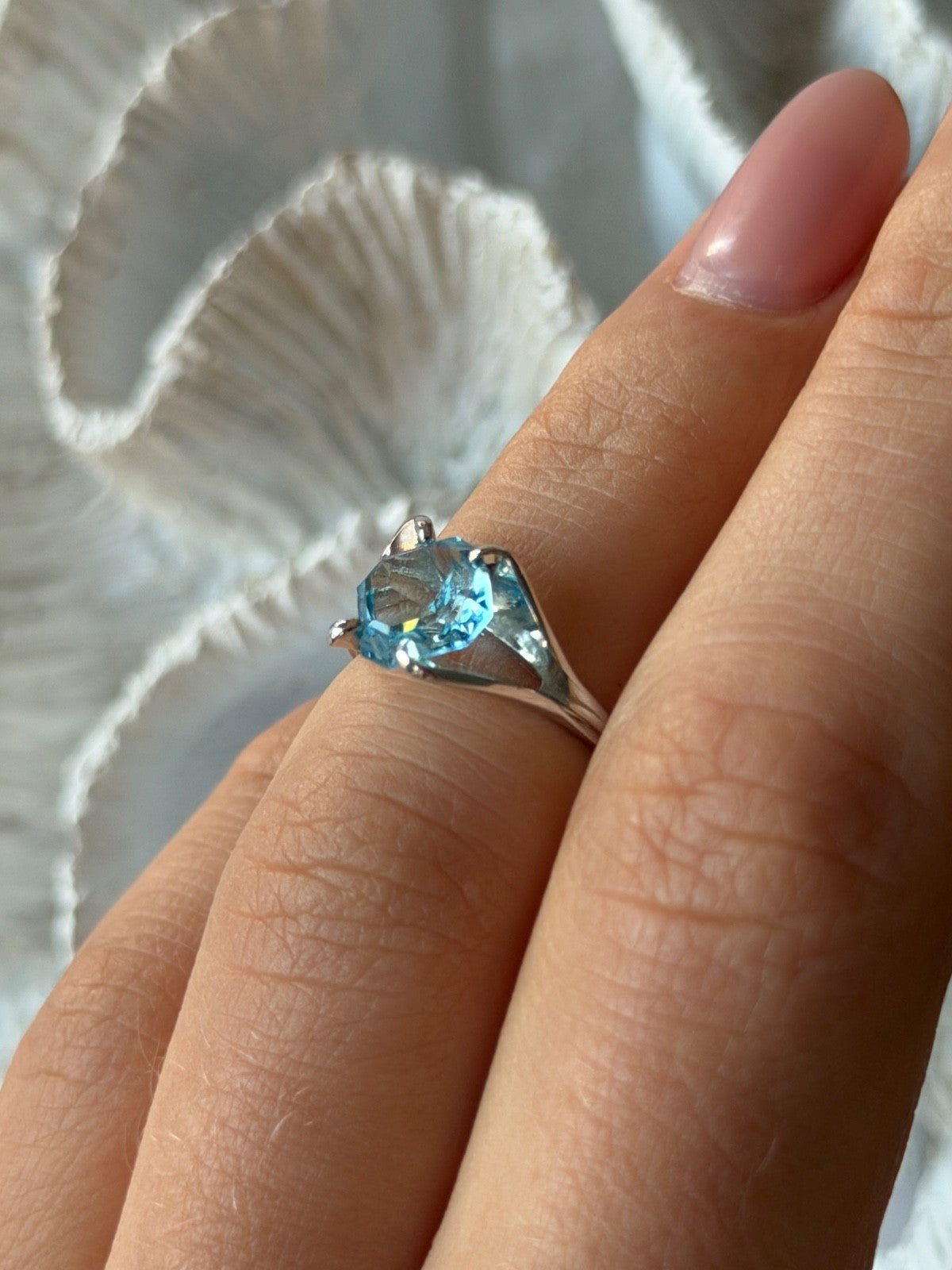 925 Sterling Silver Blue Topaz Ring Size 5