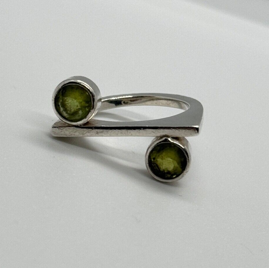 925 Sterling Silver Peridot Ring Size 5.5