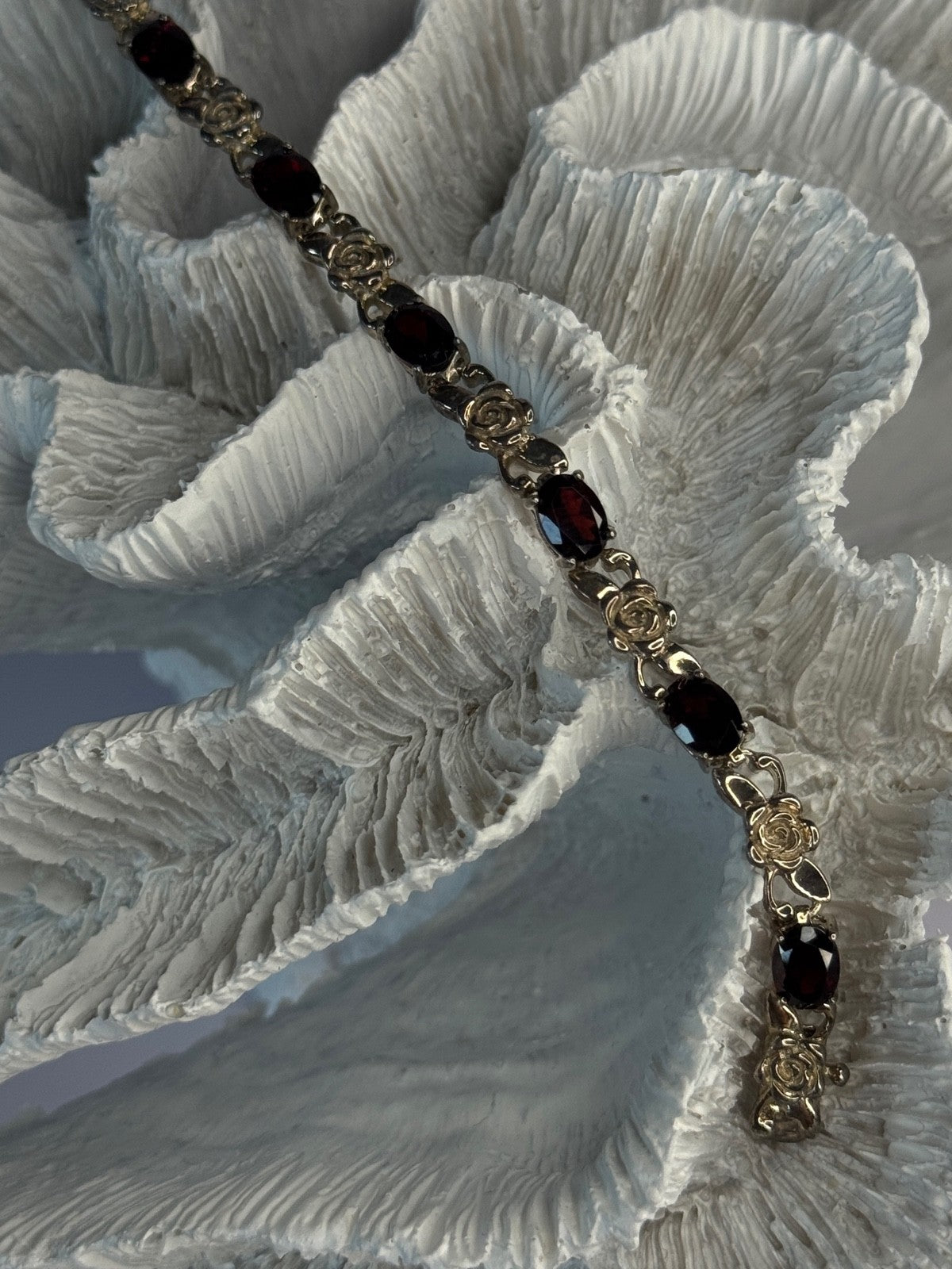 925 Sterling Silver Flower Garnet Bracelet Length 8