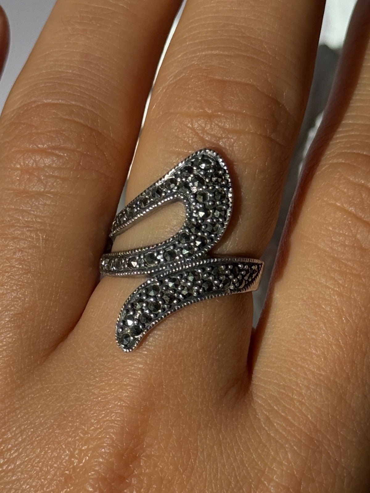 Beautiful Design 925 Sterling Silver Marcasite Ring Size 7.5