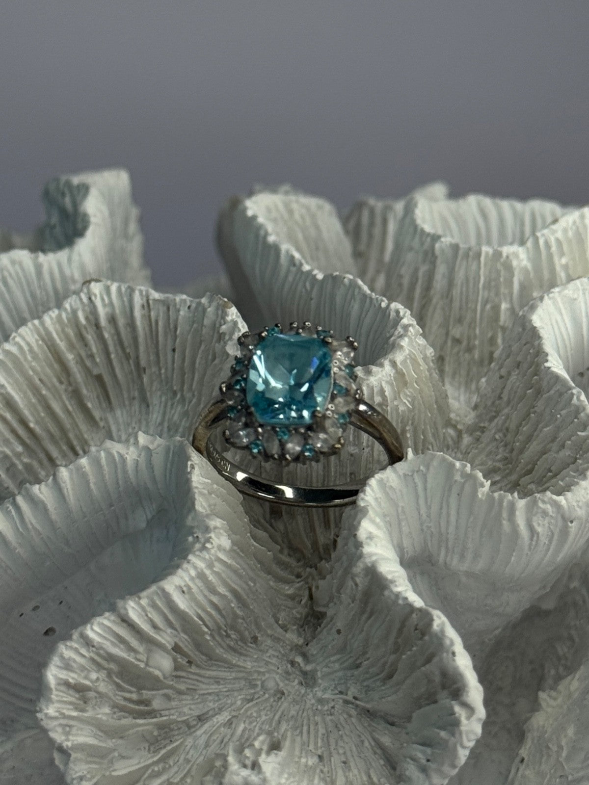 Beautiful 925 Sterling Silver Topaz & Beryl Ring Size 8