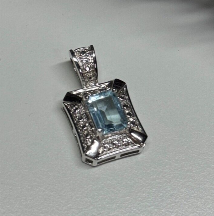 925 Sterling Silver Topaz Pendant