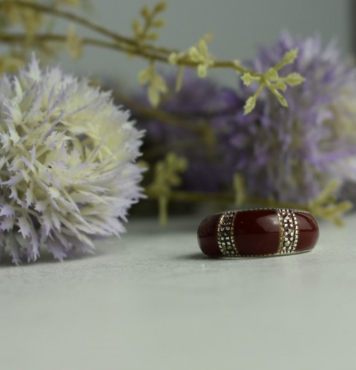 925 Sterling Silver Burgundy Coral & Marcasites Ring Size 7