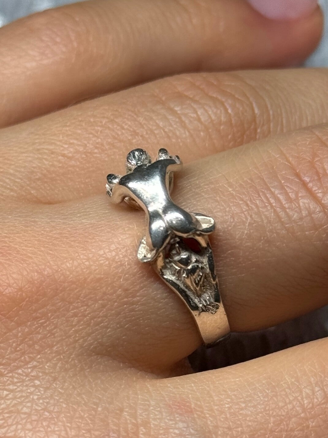 925 Sterling Silver Kamasutra Ring Size 6