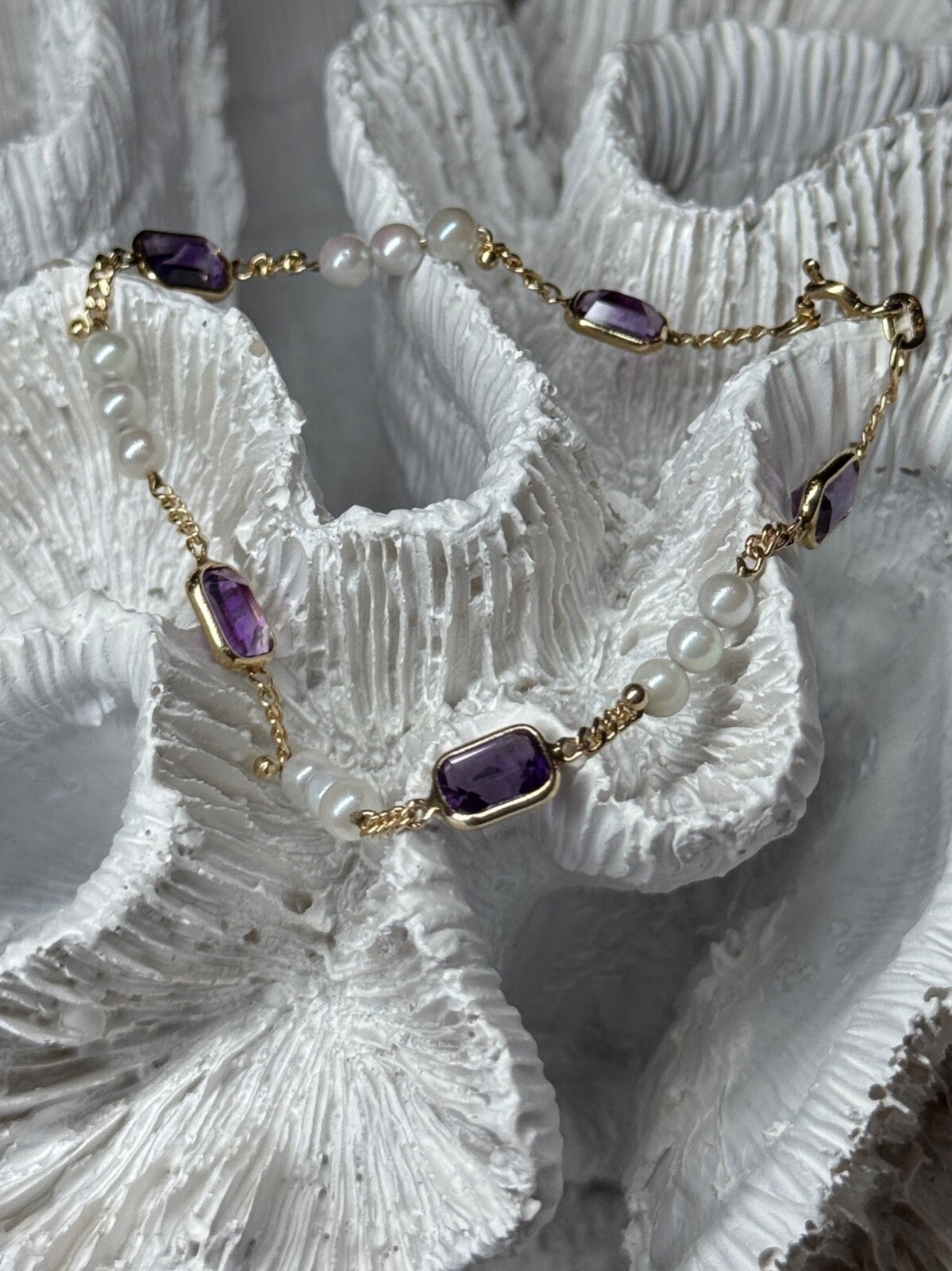 14K Yellow Gold Amethyst & Pearls Bracelet Length 7