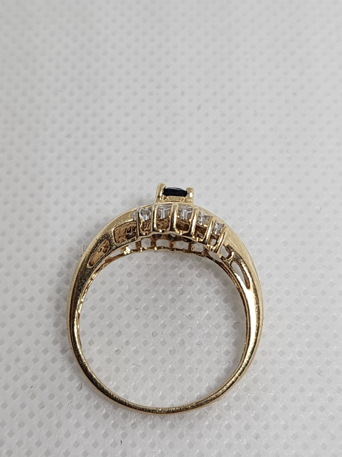 10K Yellow Gold Blue & White Sapphire Ring Size 6