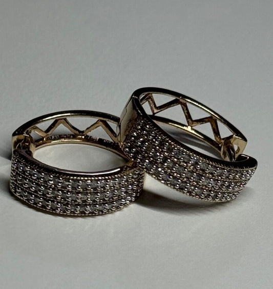 10K Yellow Gold Diamonds 0.9 Carat Earrings Length 18 mm