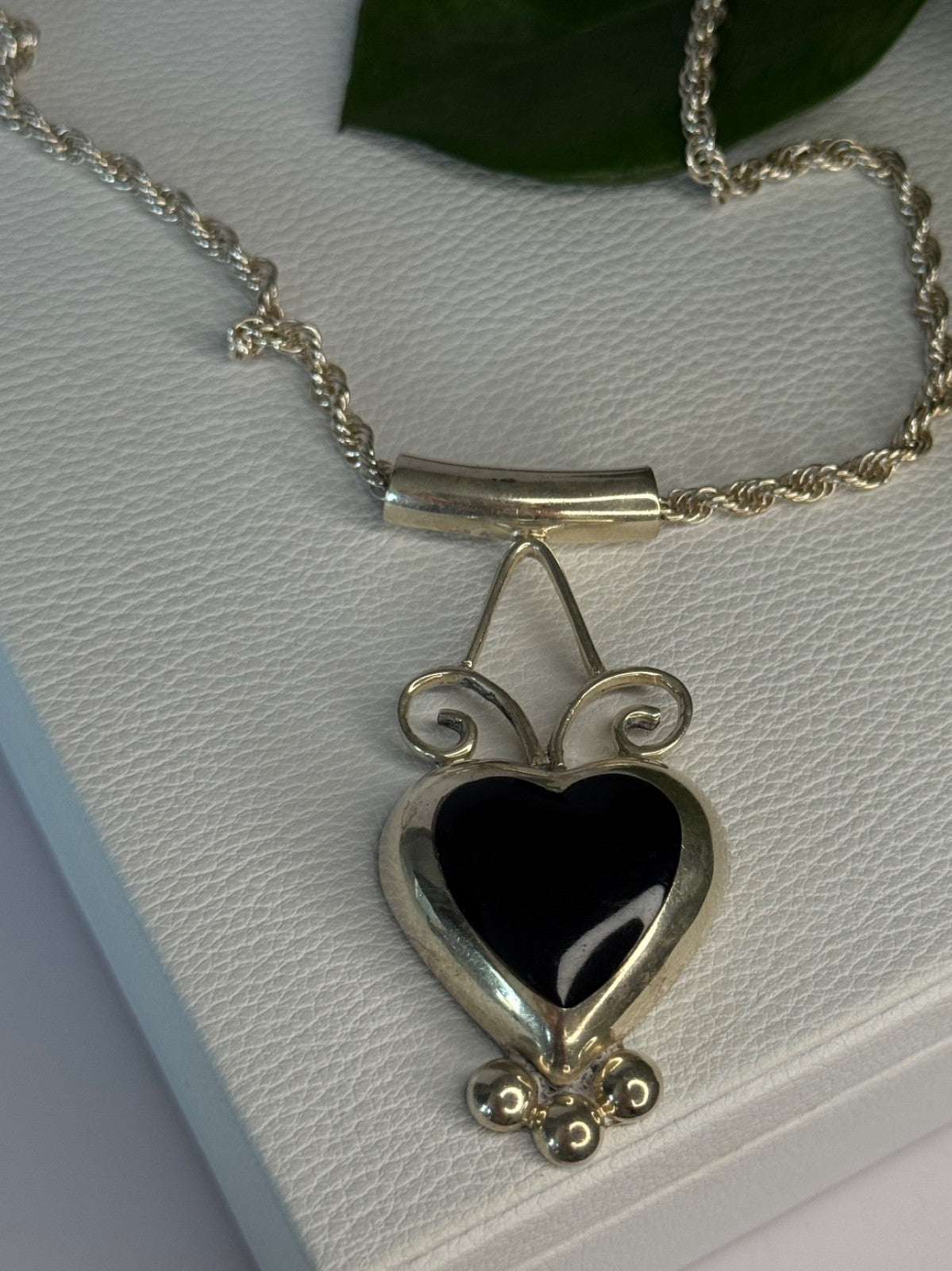 925 Sterling Silver Onyx Heart Necklace Length 24 Inch