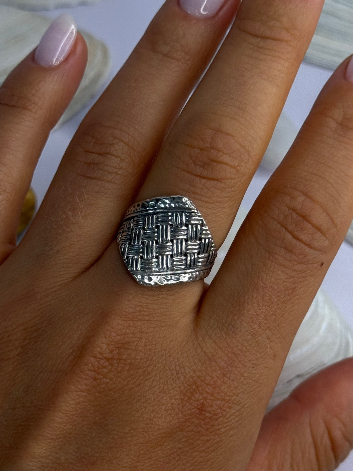 Classy Design 925 Sterling Silver Ring Size 8