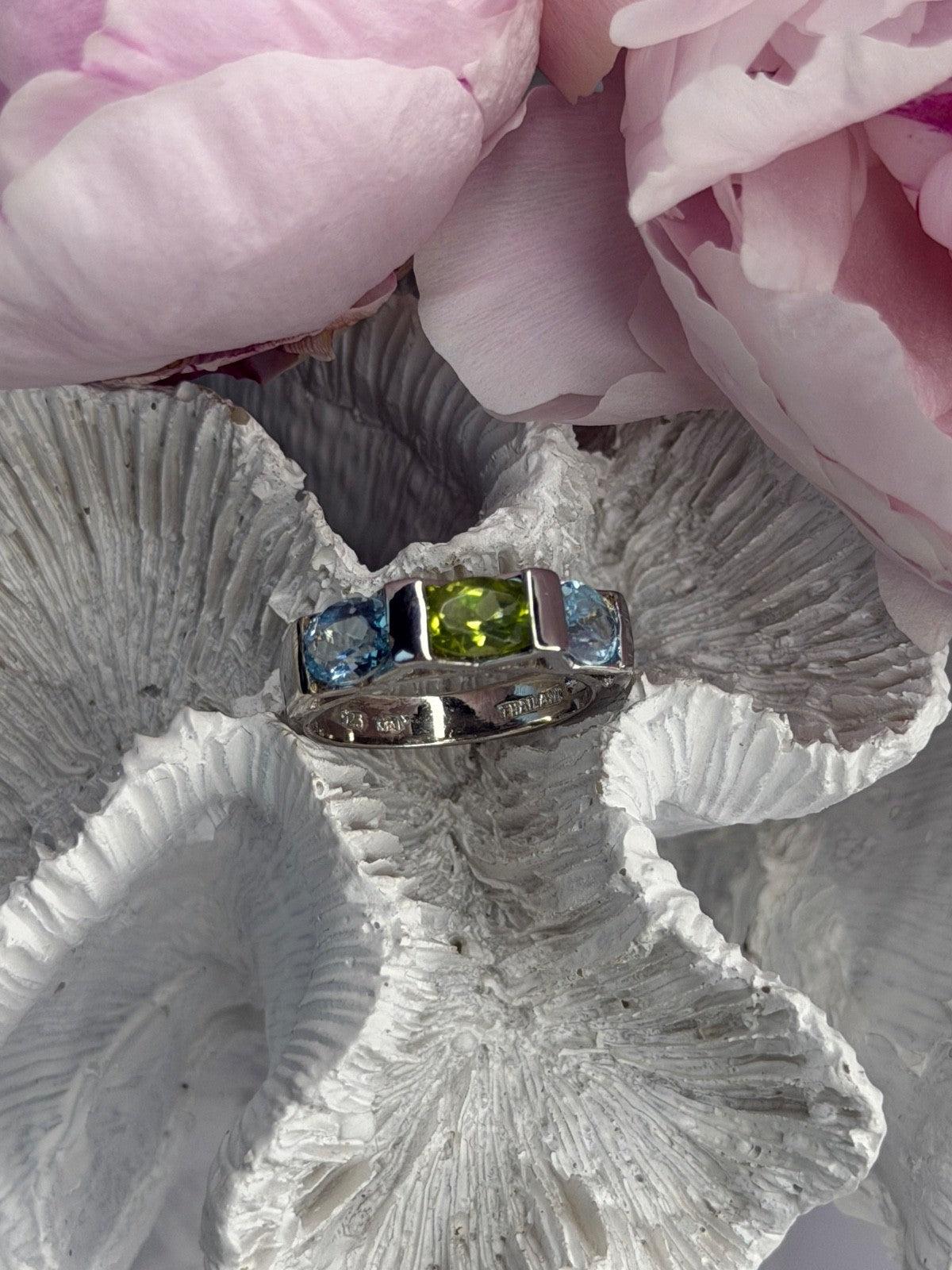 925 Sterling Silver Topaz & Peridot Ring Size 7
