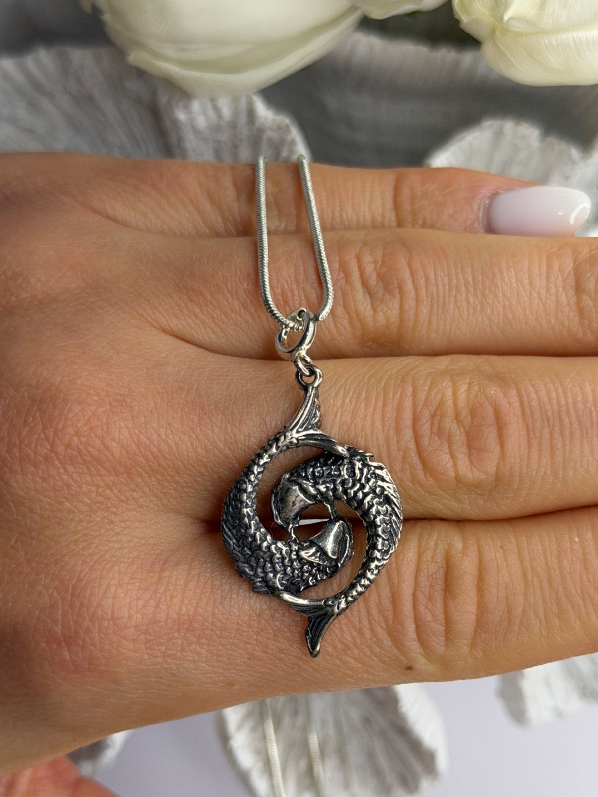 925 Sterling Silver Pisces Zodiac Necklace Length 20 in