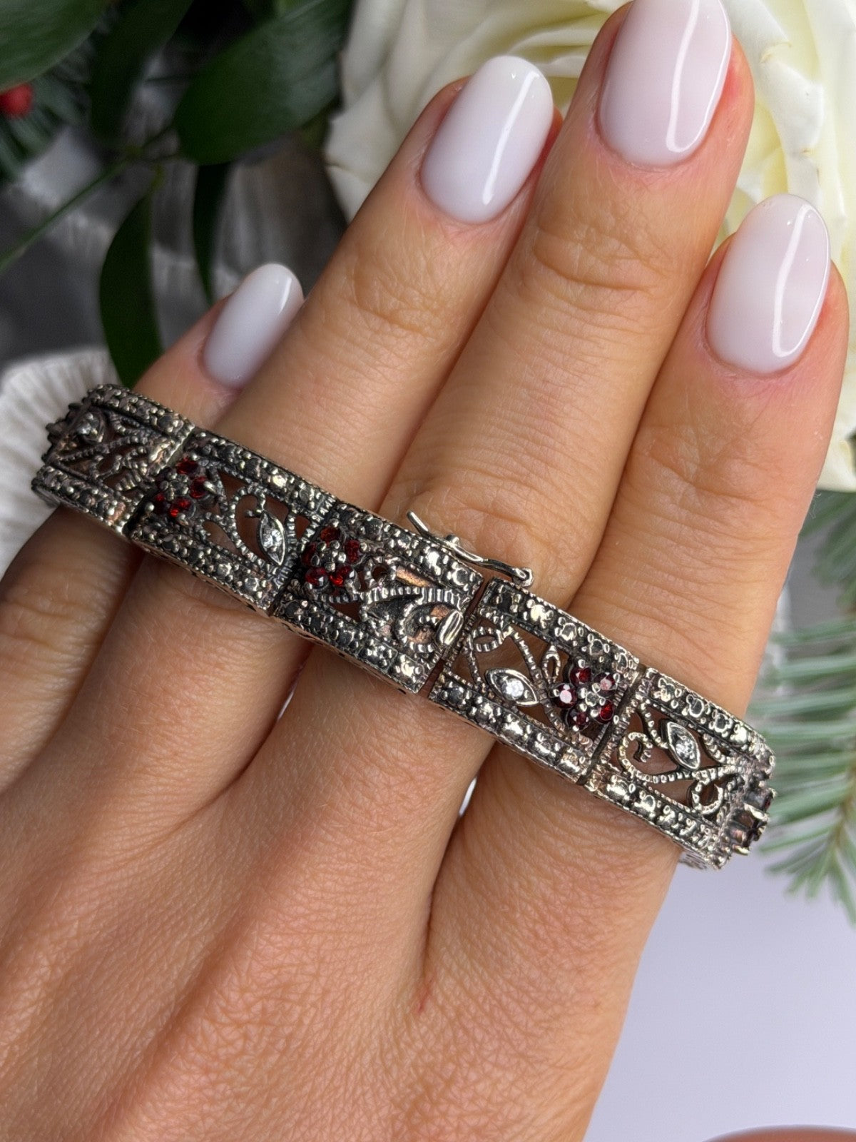 925 Sterling Silver Garnet & Beryl Flowers Bracelet Size 7