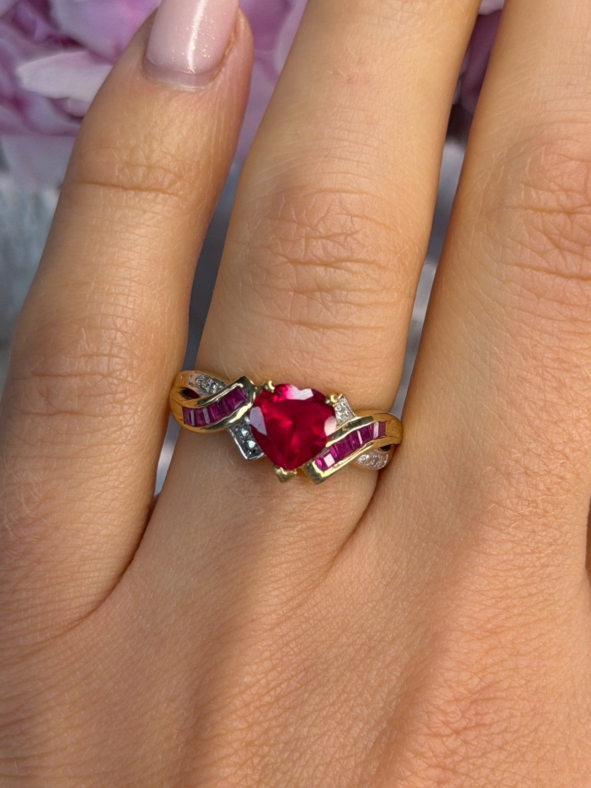 10K Yellow Gold Ruby & Diamond Heart Ring Size 7