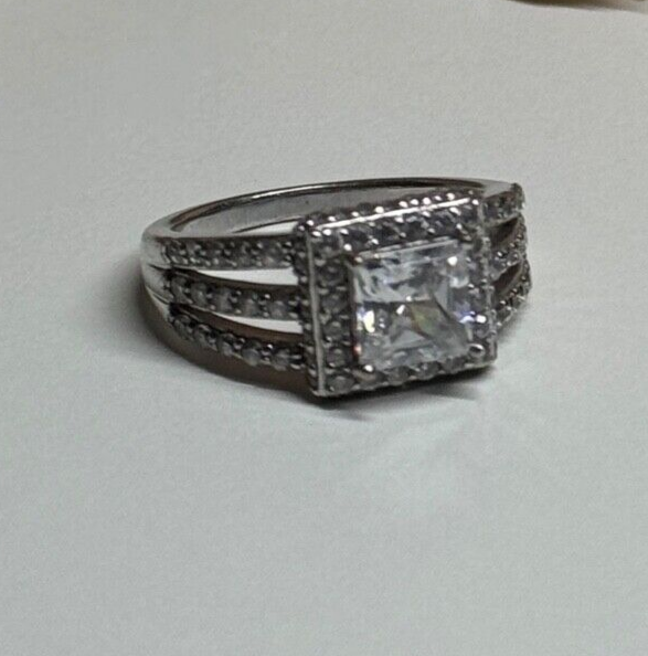 925 Sterling Silver CZ Ring Size 6