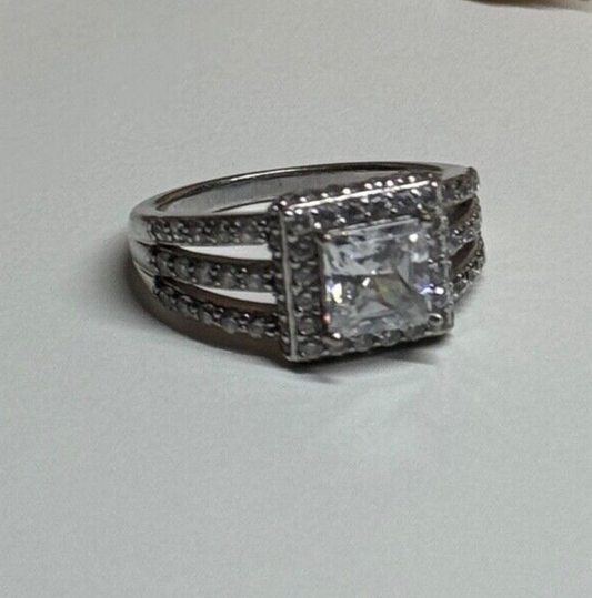 925 Sterling Silver CZ Ring Size 6