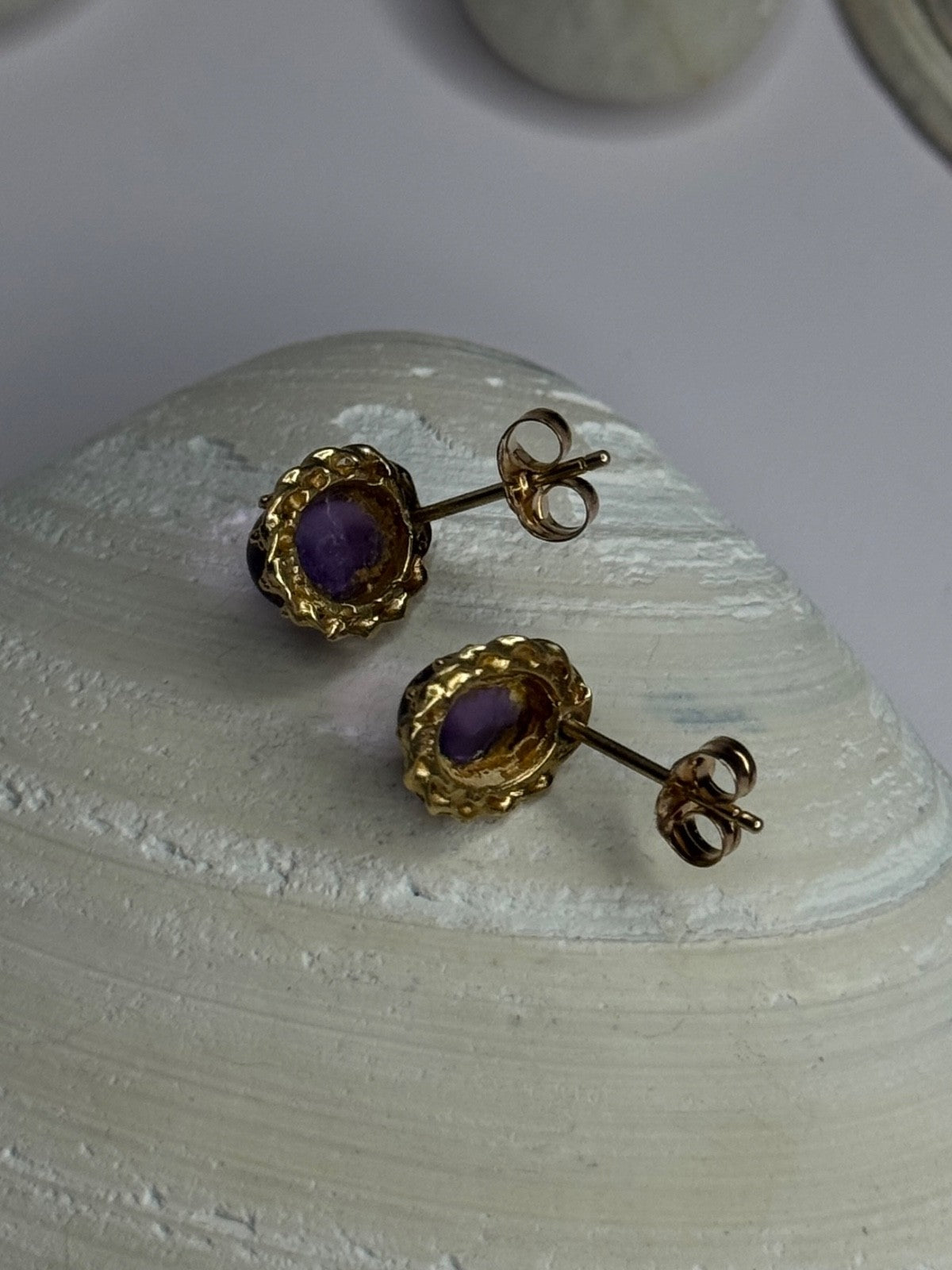 14K Yellow Gold Amethyst Stud Earrings Length 0.40 Inch