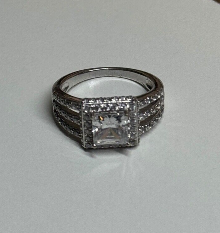 925 Sterling Silver CZ Ring Size 6
