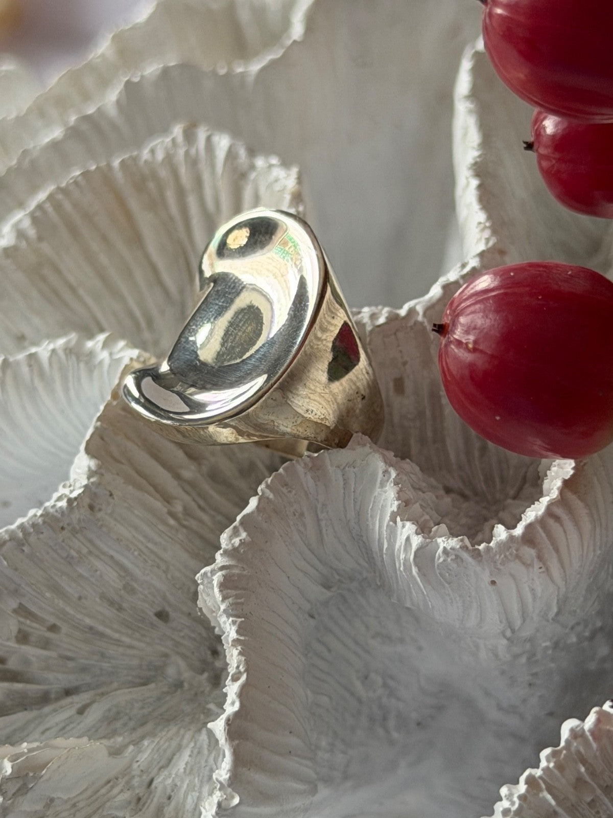 Elegant Design 925 Sterling Silver Ring Size 6