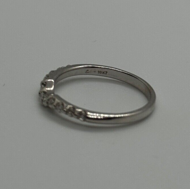 18K White Gold Diamonds Ring Size 6