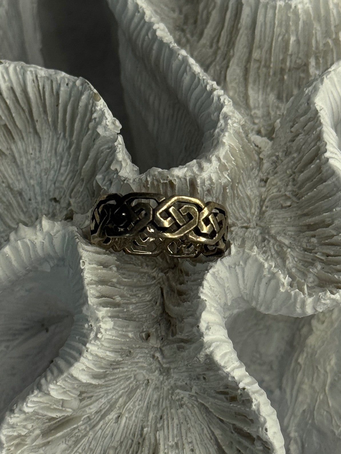 Elegant 925 Sterling Silver Ring Size 7