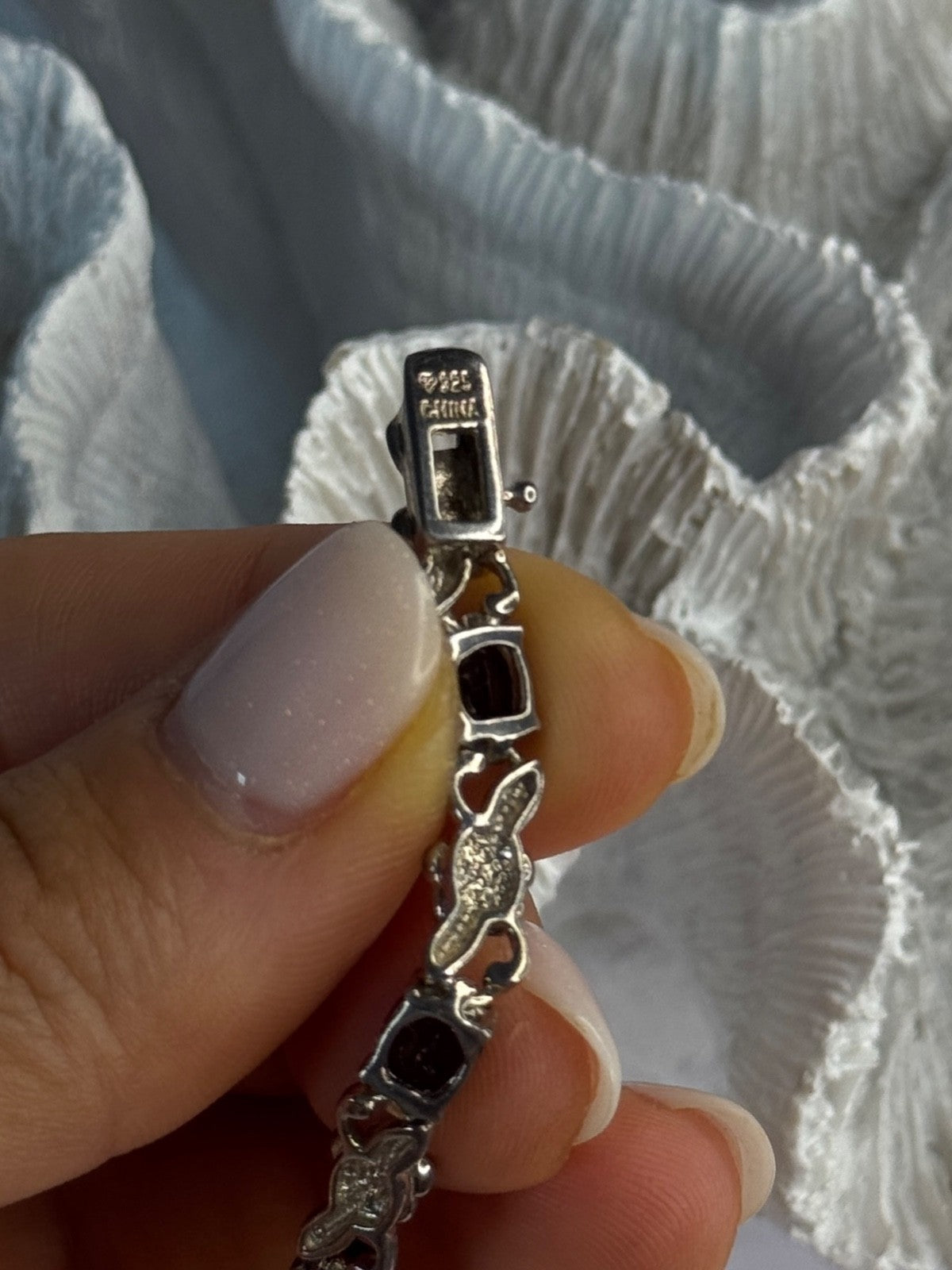 925 Sterling Silver Flower Garnet Bracelet Length 8