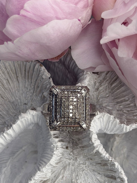 Elegant 925 Sterling Silver White Topaz Ring Size 7