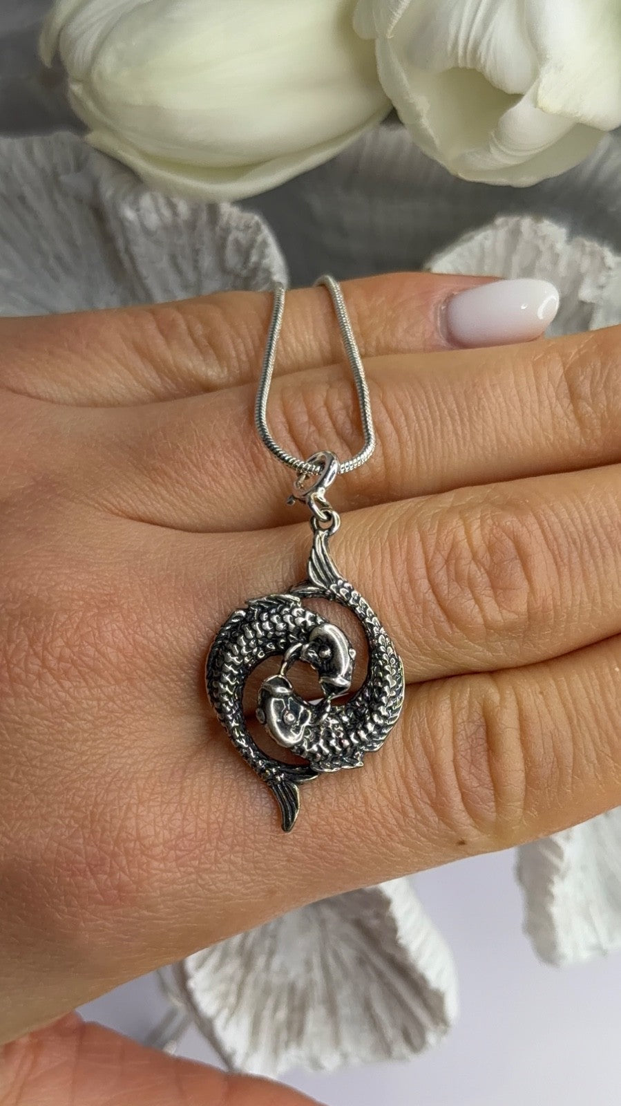 925 Sterling Silver Pisces Zodiac Necklace Length 20 in