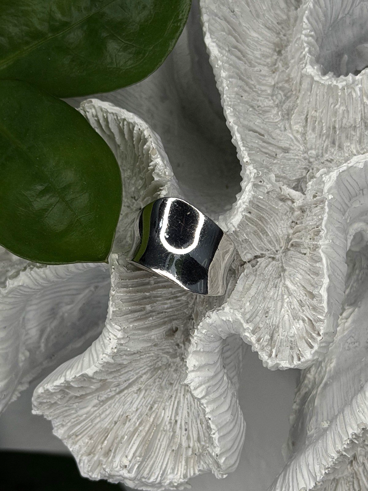 Unique Elegant Design 925 Sterling Silver Ring Size 7