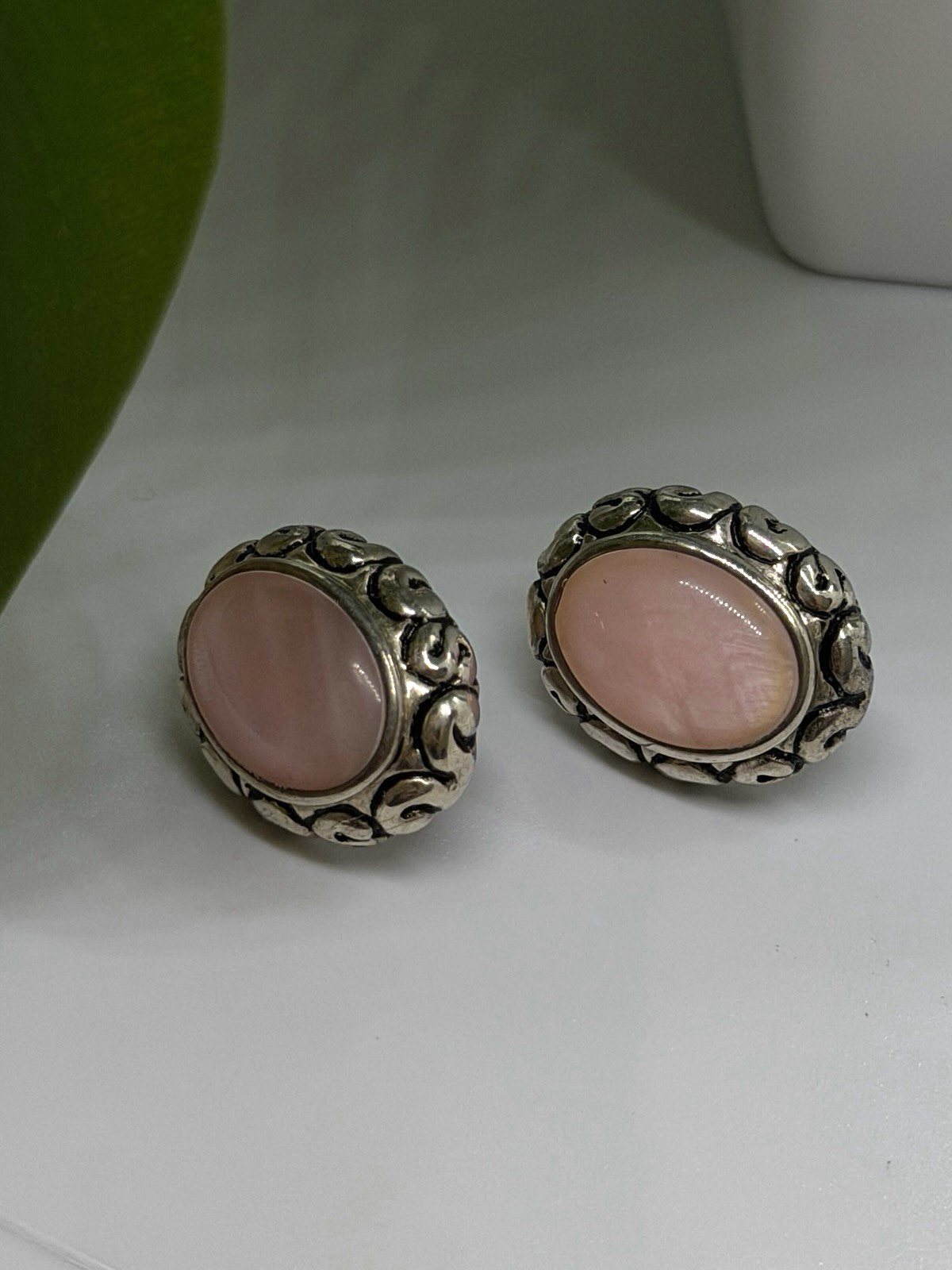 Southwest-Style 925 Sterling Silver Pink Conch Shell Oval Earrings