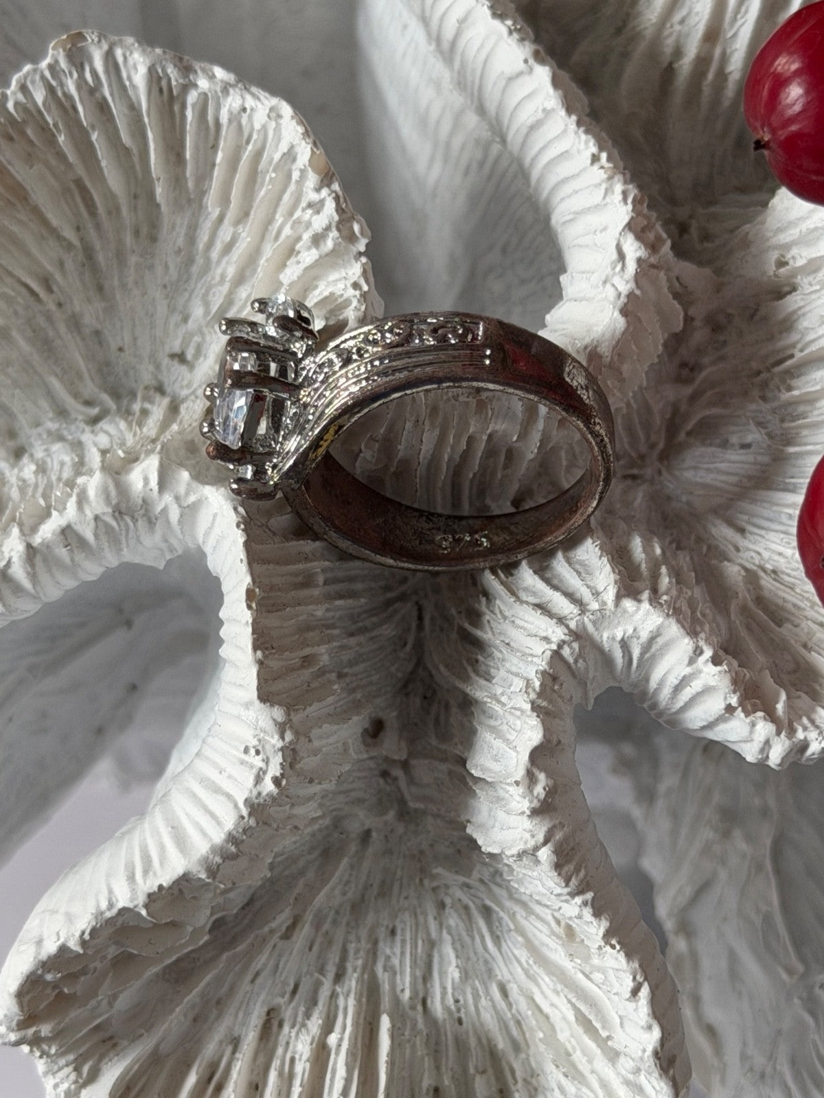 Vintage 925 Sterling Silver Cz Ring Size 7.5