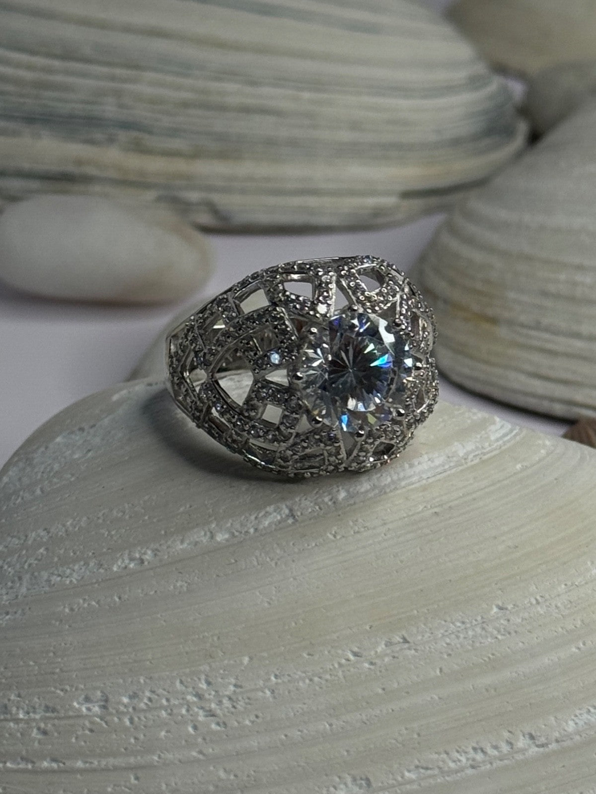 Shiny 925 Sterling Silver Cz Ring Size 9
