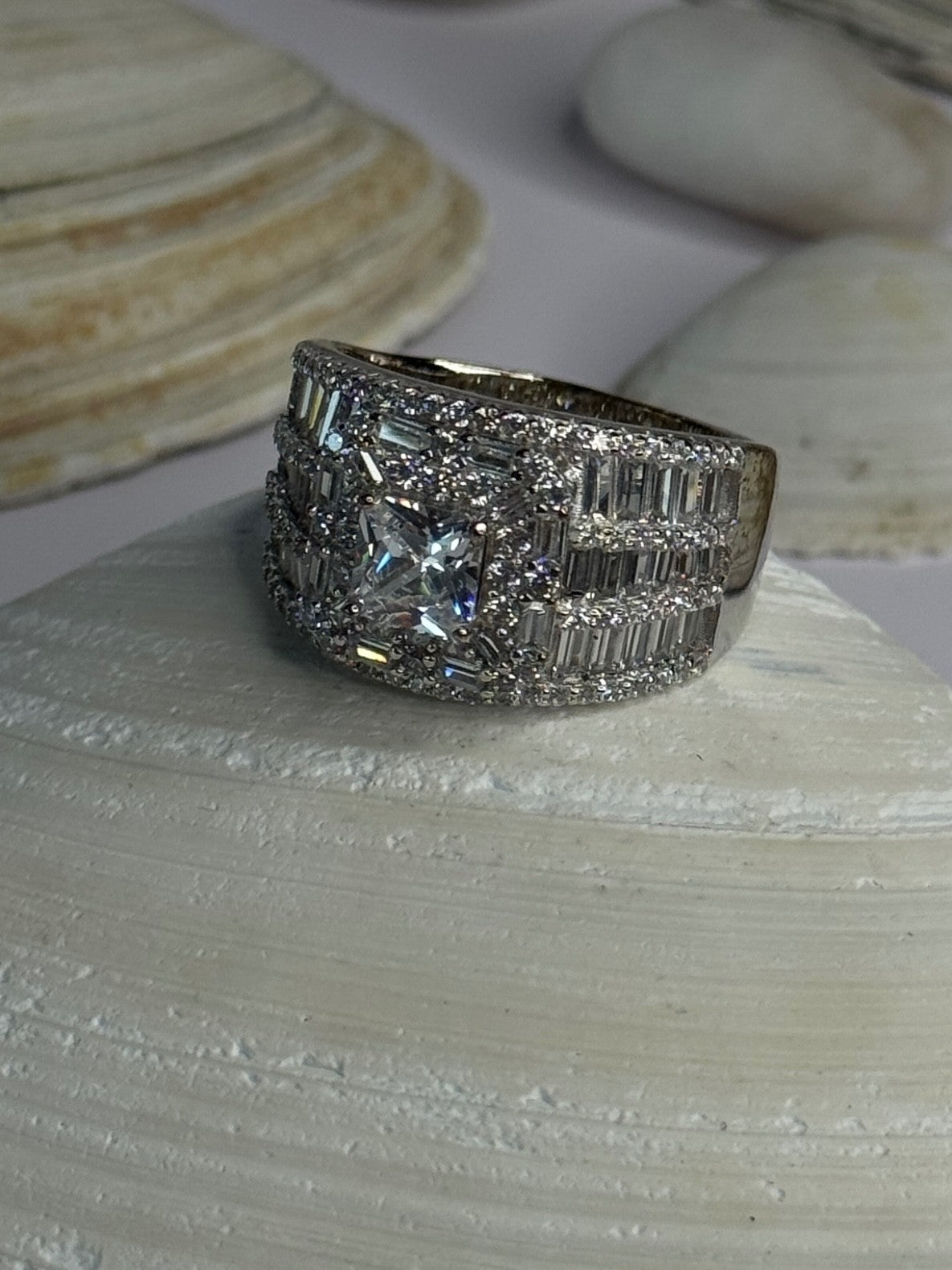 Shiny 925 Sterling Silver Cz Ring Size 11