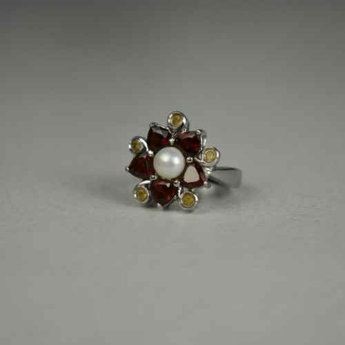 925 Sterling Silver Pearl, Almandine & Heliodor "Flower" Ring Size 6.5
