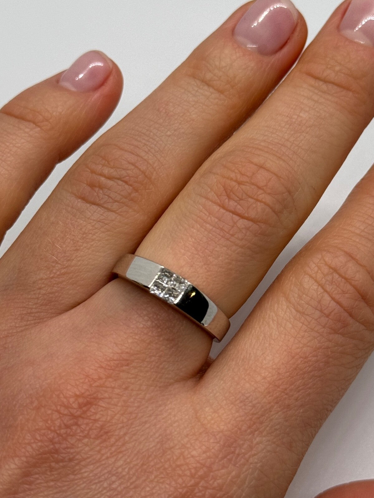 14K White Gold Diamonds Ring Size 7