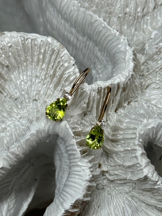 10K YELLOW GOLD PERIDOT & DIAMOND EARRINGS LENGHT 0.7 Inch