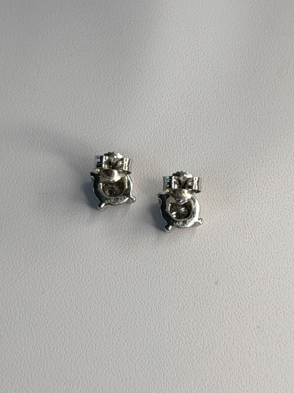 ZEI 14K White Gold Diamond tcw 0.14 ct Stud Earrings