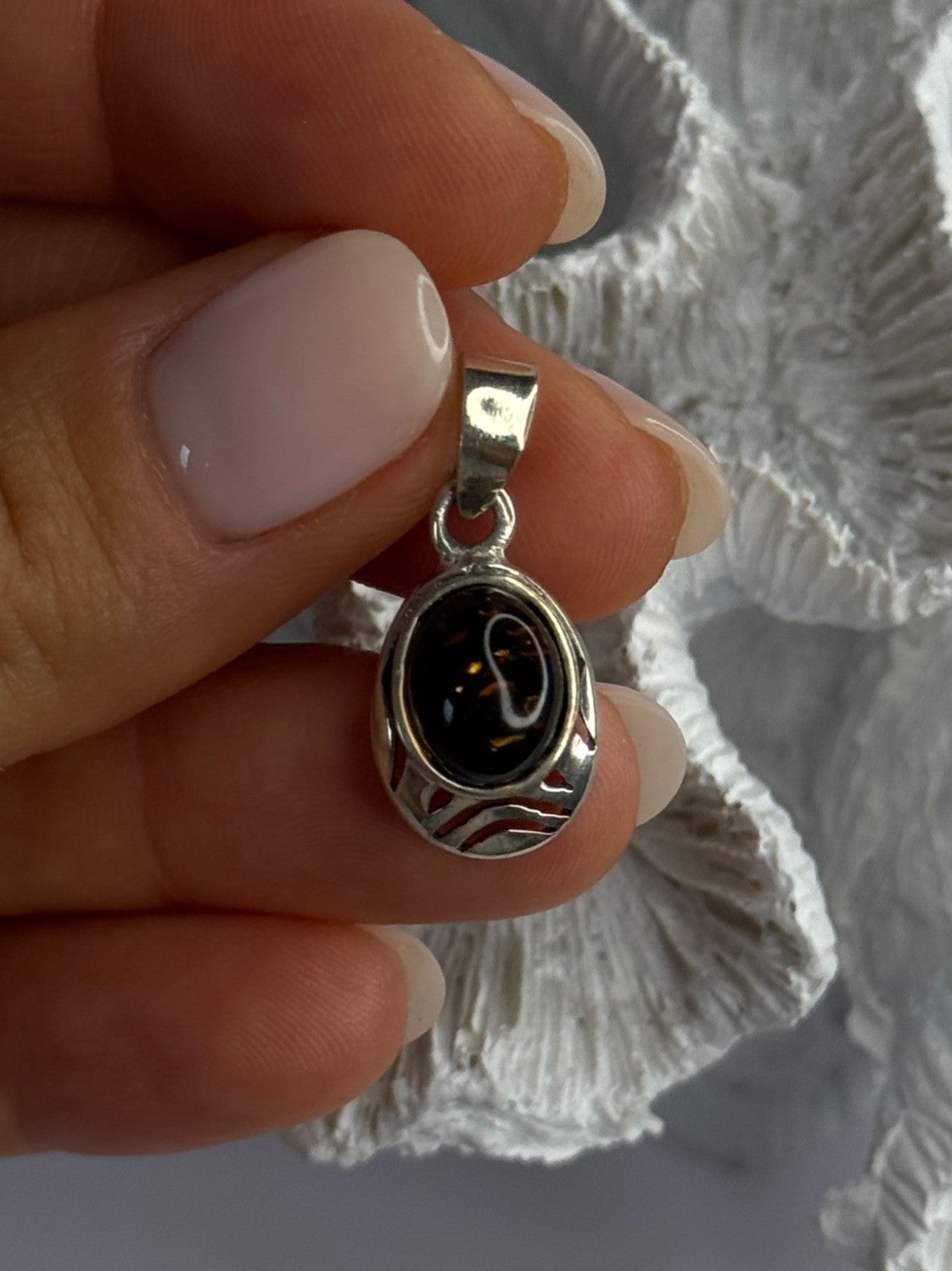 925 Sterling Silver Amber Pendant Length 0.90 Inch