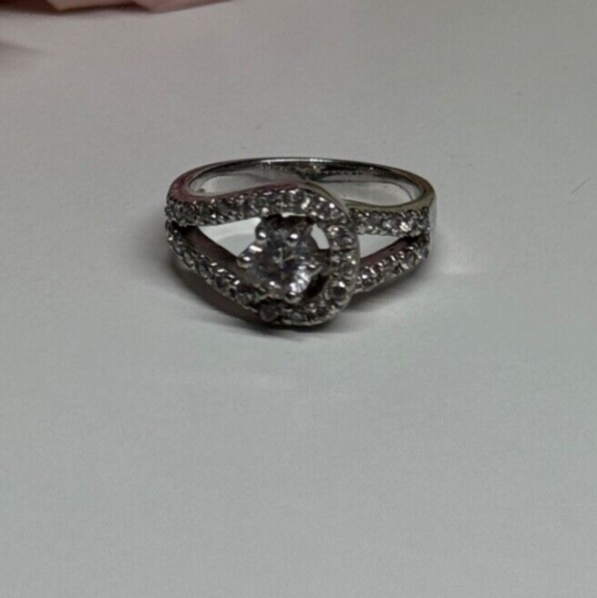 925 Sterling Silver White Topaz Ring Size 6