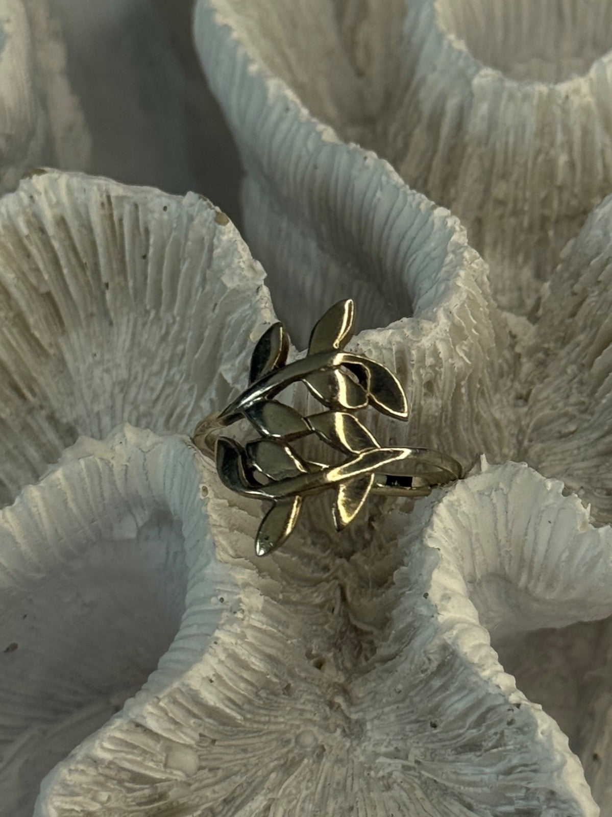 925 Sterling Silver Leaves Ring Size 9
