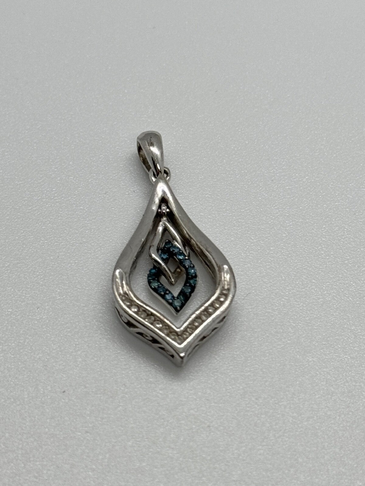 925 Sterling Silver Blue & White Spinel Pendant Length 33 Mm