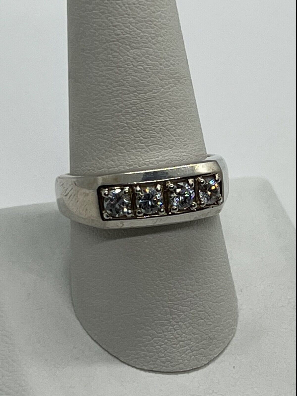 925 Sterling Silver CZ Ring Size 9