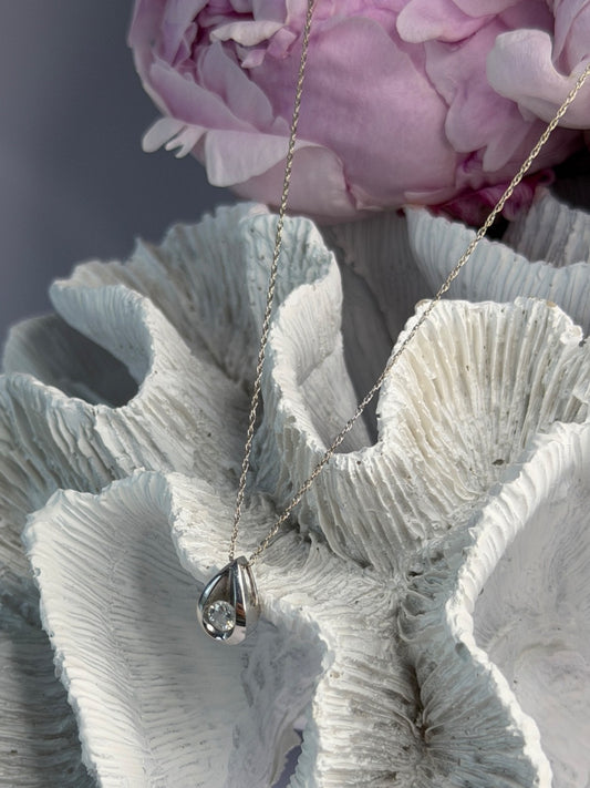 Elegant 14K White Gold Diamond 0.25 ct Necklace