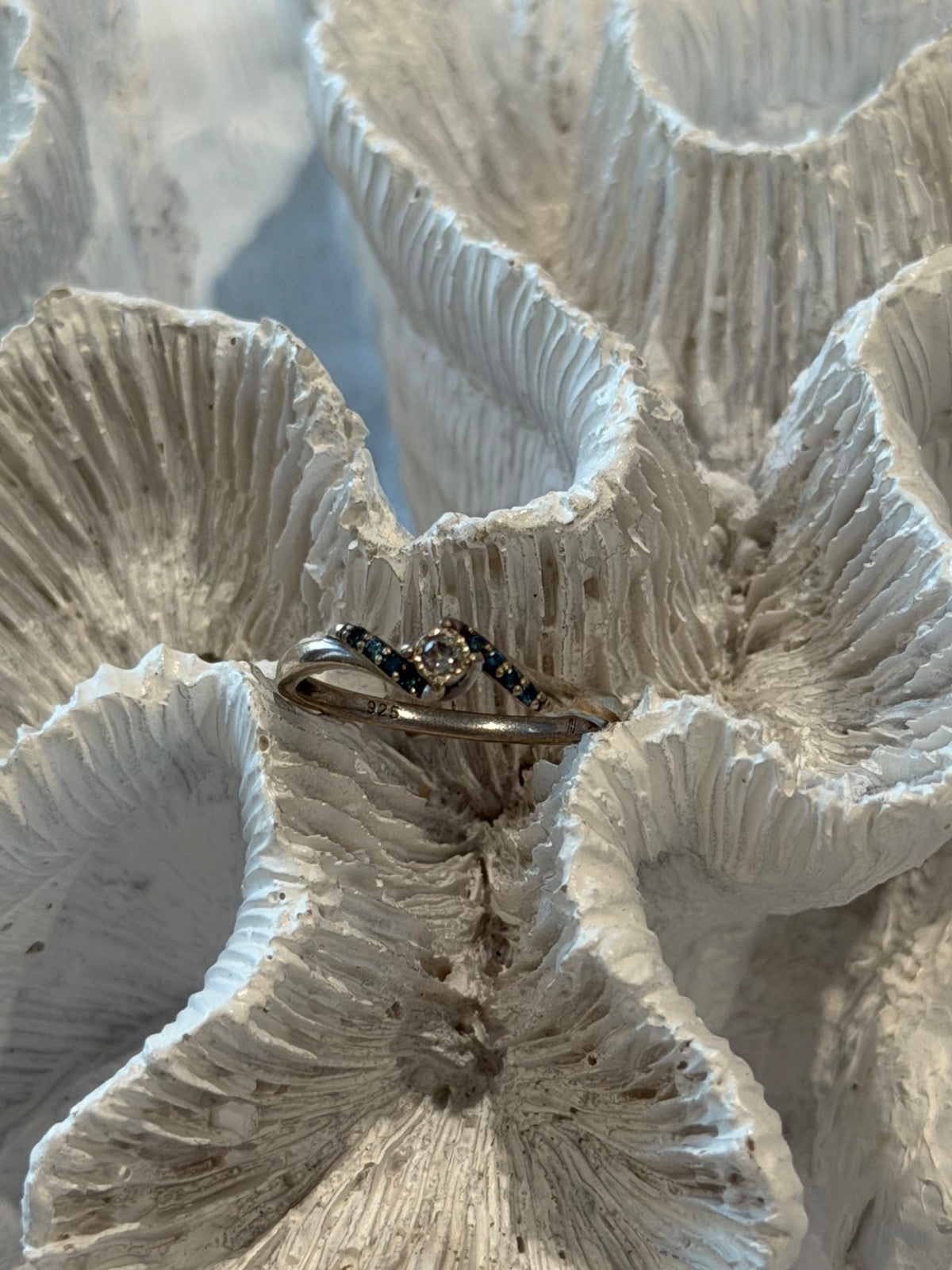 925 Sterling Silver White & Blue Topaz Ring Size 7