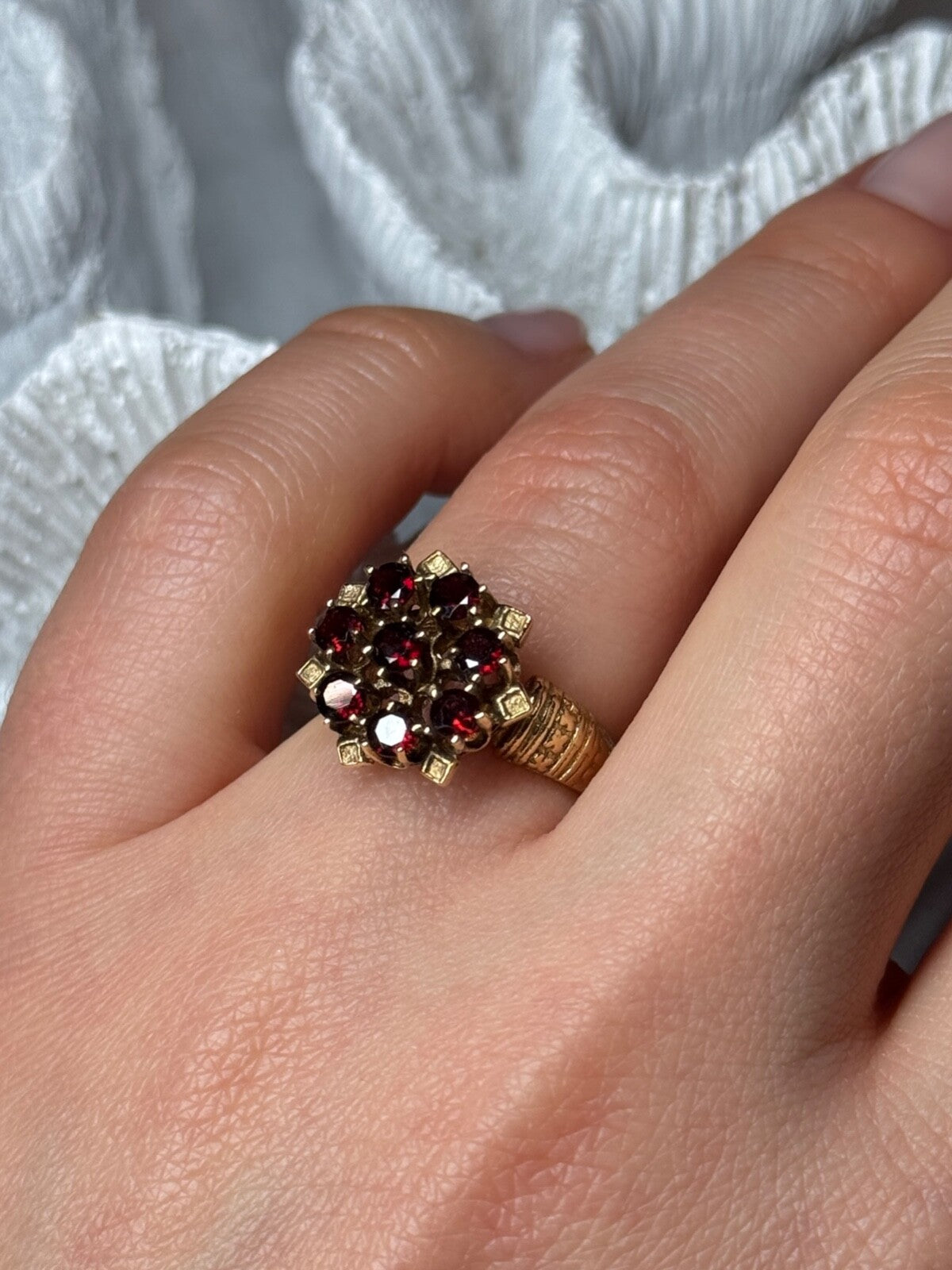 14K Yellow Gold Ring Garnet Flower Size 5