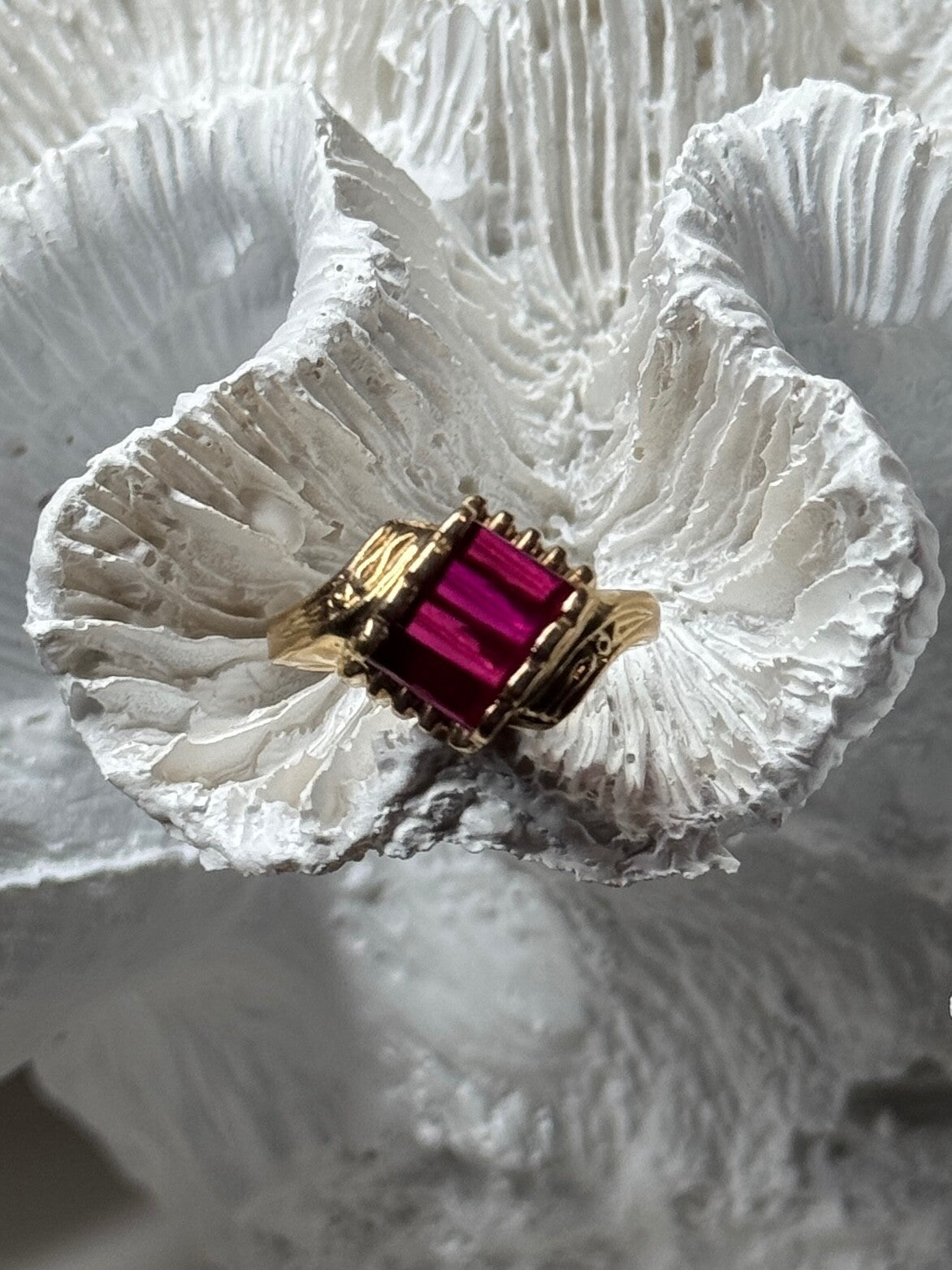 14K Yellow Gold Ring Ruby Size 2.5